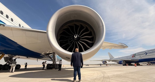Blick ins Triebwerk der Boeing 777X: Ein Blickfang.