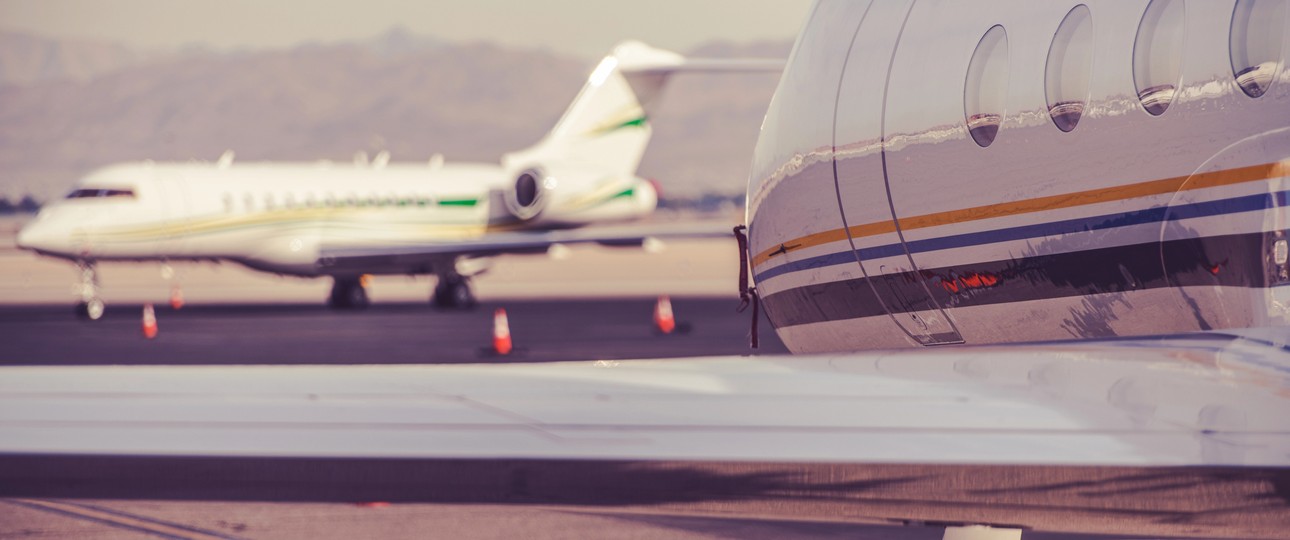 Business Jets an einem Flughafen: 2023 gab es fast 3,6 Millionen Privatjetflüge.