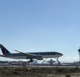 Kontrollturm des Los Angeles International Airport: Die Lotsen sind vom Shutdown nicht betroffen.