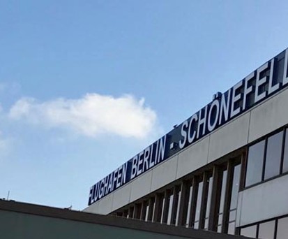Schriftzug von Schönefeld: Er wurde Mittlerweile entfernt.