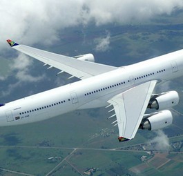 Airbus A340-600 von South African Airways: Banden stahlen aus den Gepäckablagen.