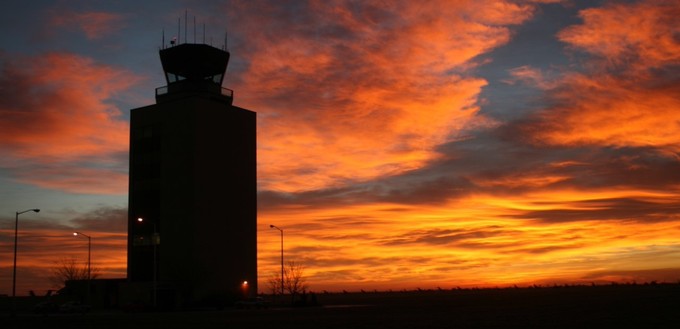 Rang 1: Roswell Air Center, New Mexico, USA, 564 Flugzeuge. Darunter befinden sich - wie bei den anderen US-Flughäfen - etliche Flugzeuge, die schon vor der Corona-Krise dort standen.