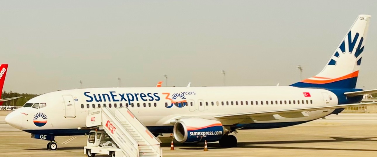 Boeing 737 von Sun Express: Im Flieger wurde es heiß. 
