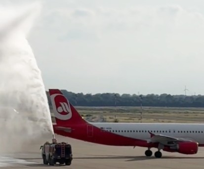 Slowenische Mannschaft reist mit Sundairs Air-Berlin-Jet an