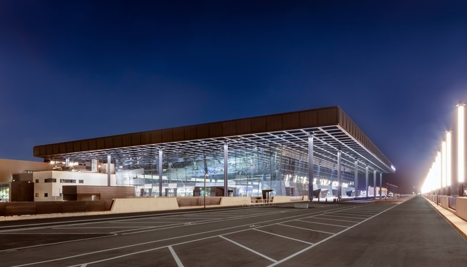 Verantwortlicher Architekt war Christoph Mäckler. So ein großes Projekt verwirkliche man nur einmal im Leben, so der Erschaffer.