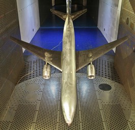 Modell des Langstreckenflieger-Konzepts im Windkanal: Viele Ähnlichkeiten zum möglichen NMA von Boeing.