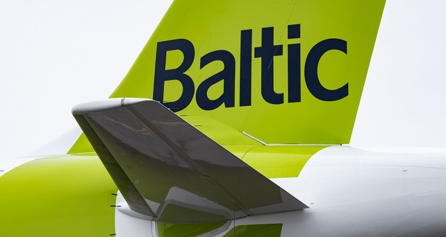 Leitwerk eines Airbus A220 von Air Baltic: künftig mit österreichischen Teilen.