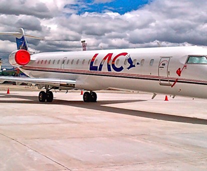 Bombardier CRJ700 von Línea Aérea Cuencana: Bald in der Luft.