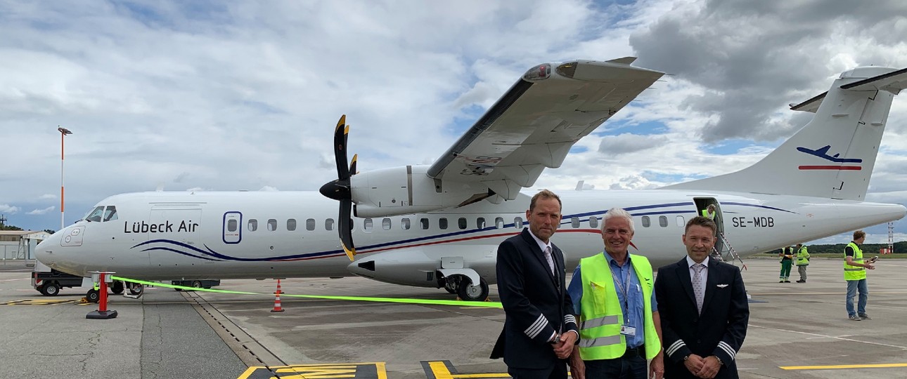 Das Flugzeug ist da: Lübeck Airs ATR 72-500.