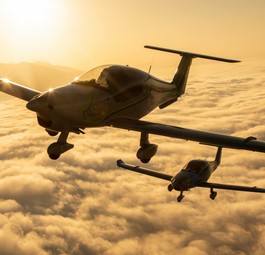 Elixir Aircraft im Flug: Die Bestandsflotte hat kürzlich die 10.000 Flugstunde absolviert.