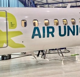 Die Lackierung von Air Uniqon auf der De Havilland Canada Dash 8-400: Bald im Einsatz.