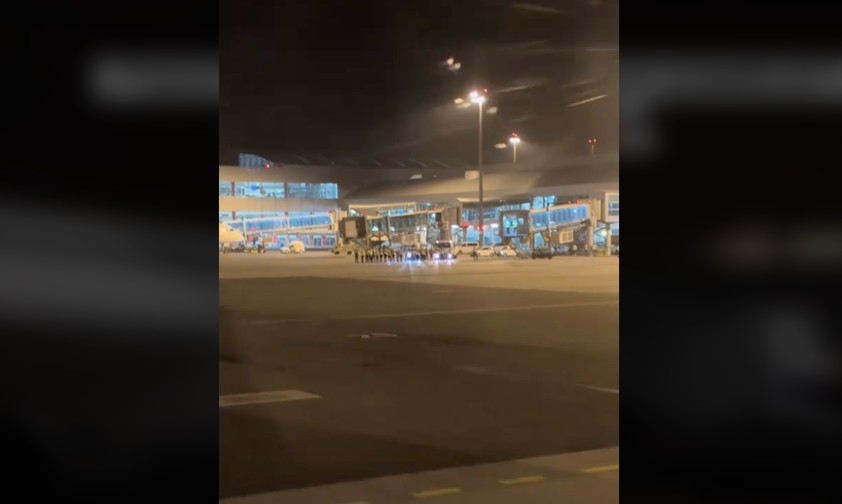Beschäftigte des Flughafens Paris: Sie nahmen auch Abschied.