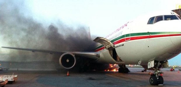 Das Feuer: Die Boeing 767 nahm keinen Schaden.