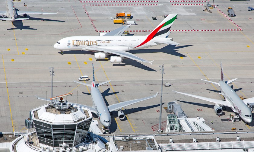 Airbus A380 von Emirates am Flughafen München: Warten auf eine neue Generation.