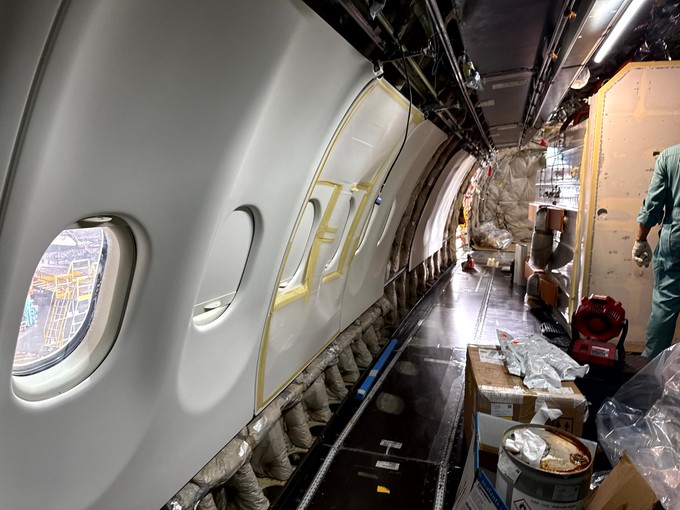 Derzeit rechnet Swiss mit einer Rückkehr der HB-JHC ungefähr Mitte November. Danach sollen die nächsten Flugzeuge folgen. Der Retrofit aller 14 A330 soll bis 2028 dauern. 