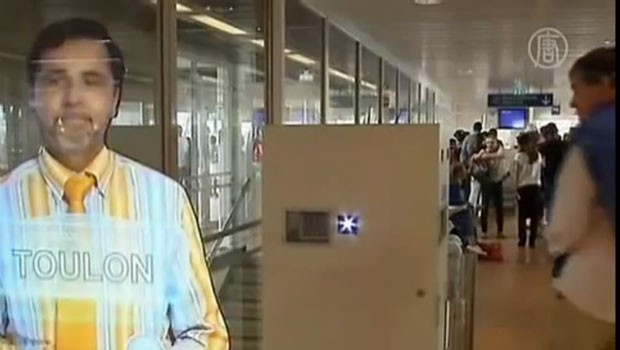 Einer der neuen virtuellen Mitarbeiter am Flughafen Paris-Orly.