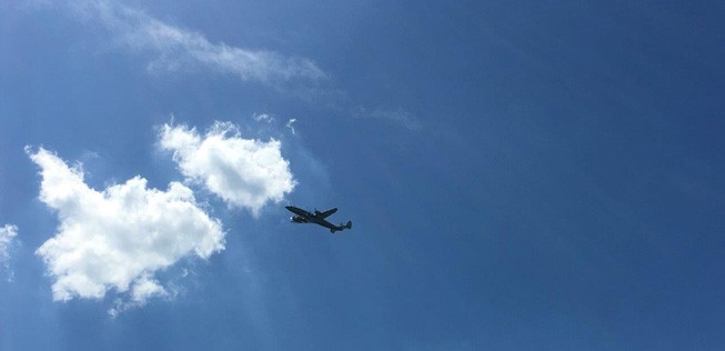 Lockheed Super Constellation im Flug.