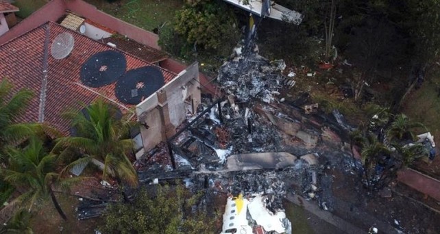 Der Unglücksort: Das Wrack der ATR 72 von Voepass.