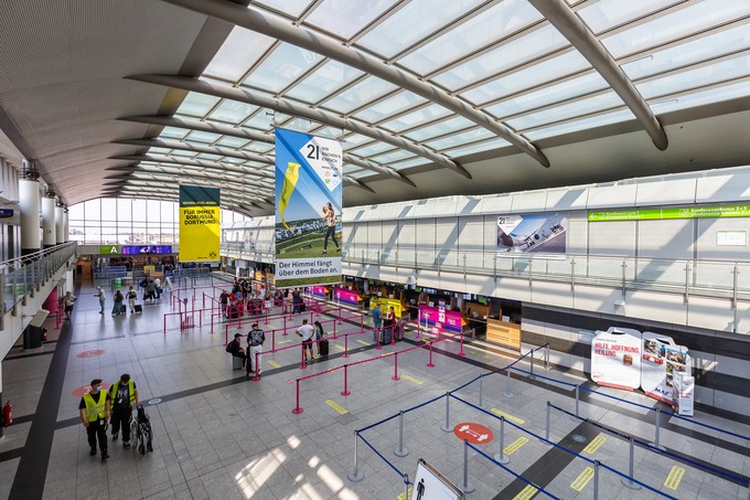 Terminal des Dortmunder Flughafens: Den geringsten Verlust hatte der Airport im Ruhrgebiet zu beklagen. <span data-sheets-value="{&quot;1&quot;:3,&quot;3&quot;:1220215}" data-sheets-userformat="{&quot;2&quot;:579,&quot;3&quot;:{&quot;1&quot;:2,&quot;2&quot;:&quot;#,##0&quot;,&quot;3&quot;:1},&quot;4&quot;:{&quot;1&quot;:2,&quot;2&quot;:16777215},&quot;9&quot;:2,&quot;12&quot;:0}">1.220.215</span> Passagiere wurden gezählt.