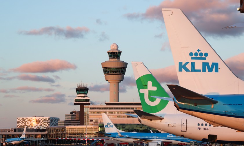 Flugzeuge von KLM und Transavia in Shciphol: Es wird deutlich teurer.