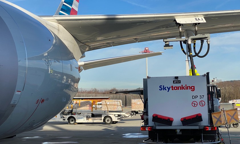 Flugzeugbetankung: Wird teurer.