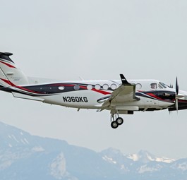 ... und eine Beechcraft Kingair 360.