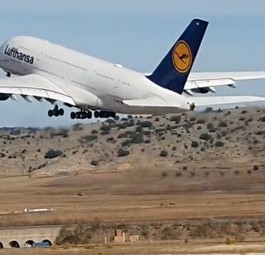 Airbus A380 D-AIMH beim Abflug in Teruel am 15. November: Rückkehr.