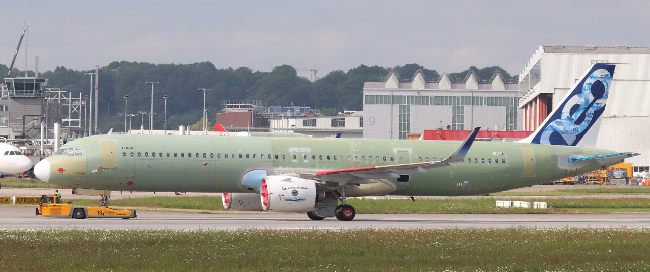 Der Airbus A321 XLR mit der Seriennummer MSN 11058 auf einem Foto von Mitte Mai: Auf dem Leitwerk ...