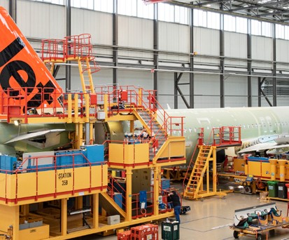 Airbus A321 LR für Jetstar Airways bei der Lackierung. Mittlerweile ...