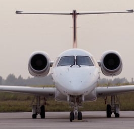 Aus alten ERJ 145 sollen halbe Privatjets werden, so Embraer. Die Brasilianer bieten dazu ein neues Umbauprodukt an.