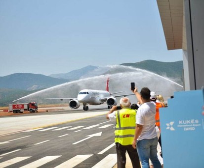 Landung von Helvetic Airways: Flüge von Zürich nach Kukës.