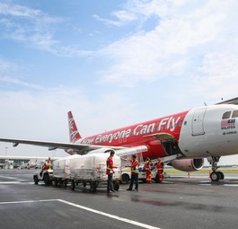 A320 mal anders: Air Asia setzt zwei ihrer Airbus A320 als Frachter ein.