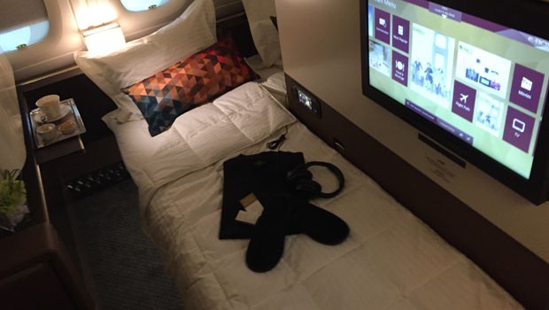 In der First Class steht den Passagieren ein Bett in einer eigenen, abschliessbaren Kabine zur Verfügung.