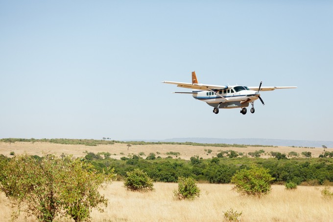 Kleinflugzeug über Kenias Nationalparks bei einer Flugsafari
