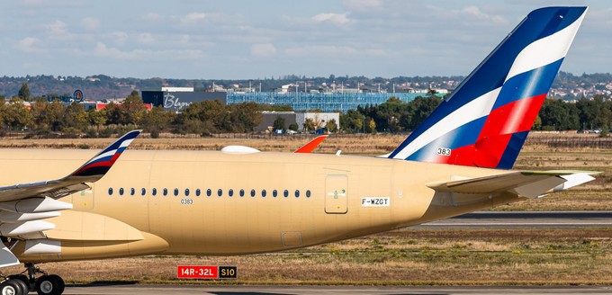 Das Seitenleitwerk und die Winglets waren bereits lackiert. Sie weichen vom bisherigen Design ab.