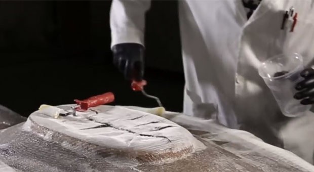 Natürlich müssen das Material mit Flammschutzmitteln behandelt werden, um die strengen Sicherheitskriterien für das Flugzeuginnere zu erfüllen.