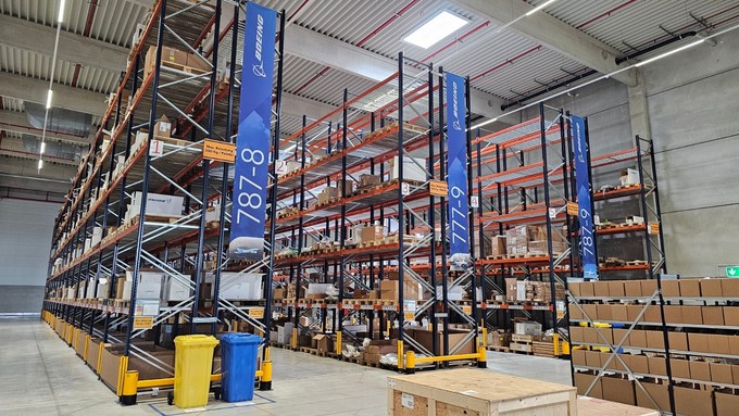 Hier lagert Boeing Ersatzteile für diverse Flugzeugmodelle.