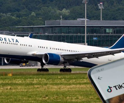 Boeing  767-300 von Delta: Die Airline verbietet Beschäftigten Tiktok.