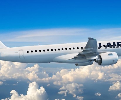 Embraer E190-E2 in den Farben von J-Air: Japan Airlines setzt für die Regionaltochter auf den brasilianischen Regionaljet.