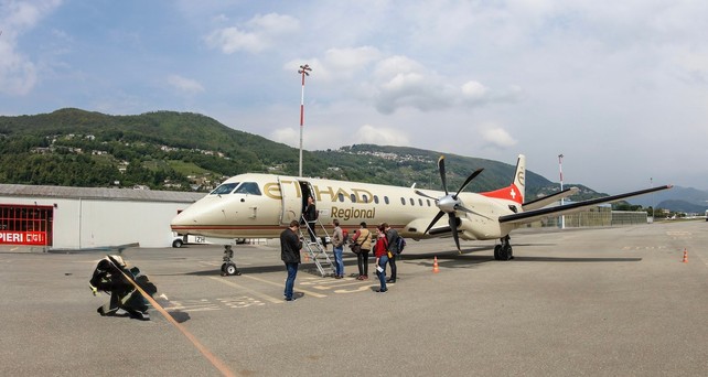 Saab 2000 der ehemaligen Etihad Regional in Lugano. Die Politik wünscht sich wieder Linienflüge.