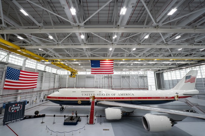 Sie trägt bisher die Kennung N7478D, ein militärisches Kennzeichen ist noch nicht zu sehen.