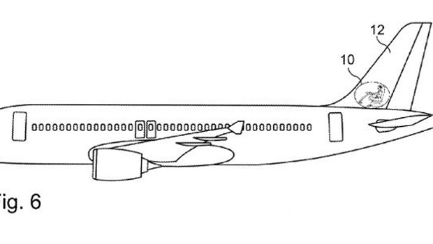 Das fensterlose Cockpit könnte sich im Frachtraum des Fliegers befinden. Dann wäre die komplette Sicht nur durch Bildschirme simuliert.