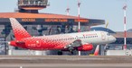 Superjet 100 von Rossiya: Die Airline kämpt mit Personalproblemen.