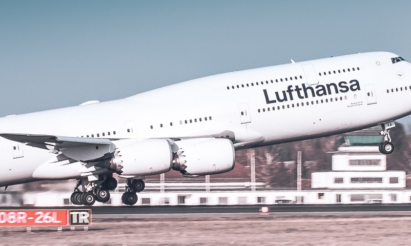 Neue Lackierung von Lufthansa: Bis auf das Leitwerk sind die Flieger im neuen Design nur noch weiß.