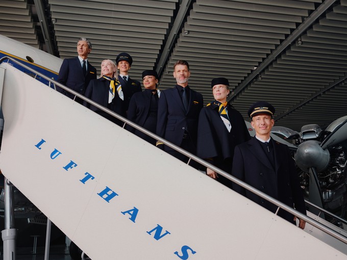 Die neuen Uniformen von Lufthansa: Die Fluggesellschaft ...