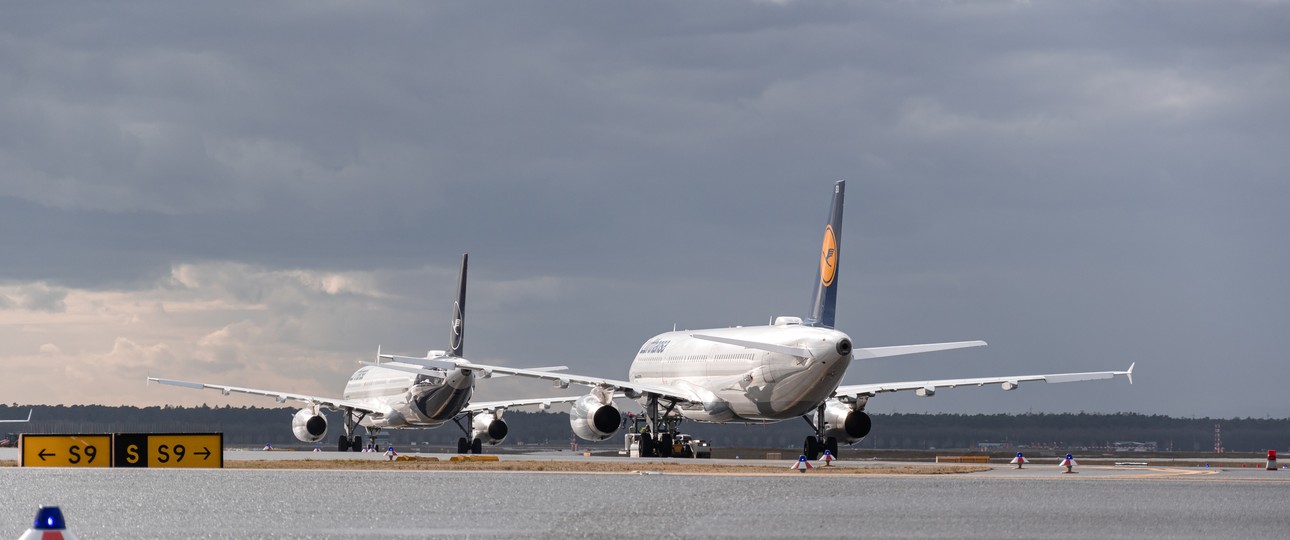 Schon seit einigen Tagen nutzt Lufthansa Rollwege zum Parken, wie etwa hier Rollweg Sierra in Frankfurt.