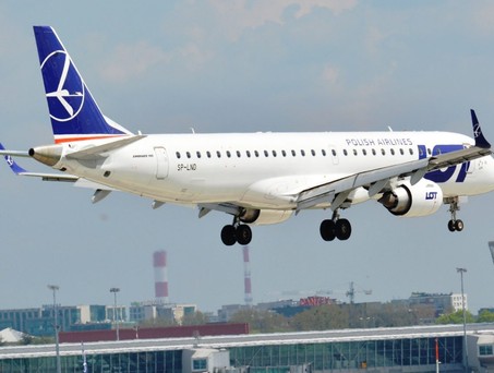 Embraer E195 von Lot: Die Airline baut eine Maschine zum mobilen Krankenhaus um.