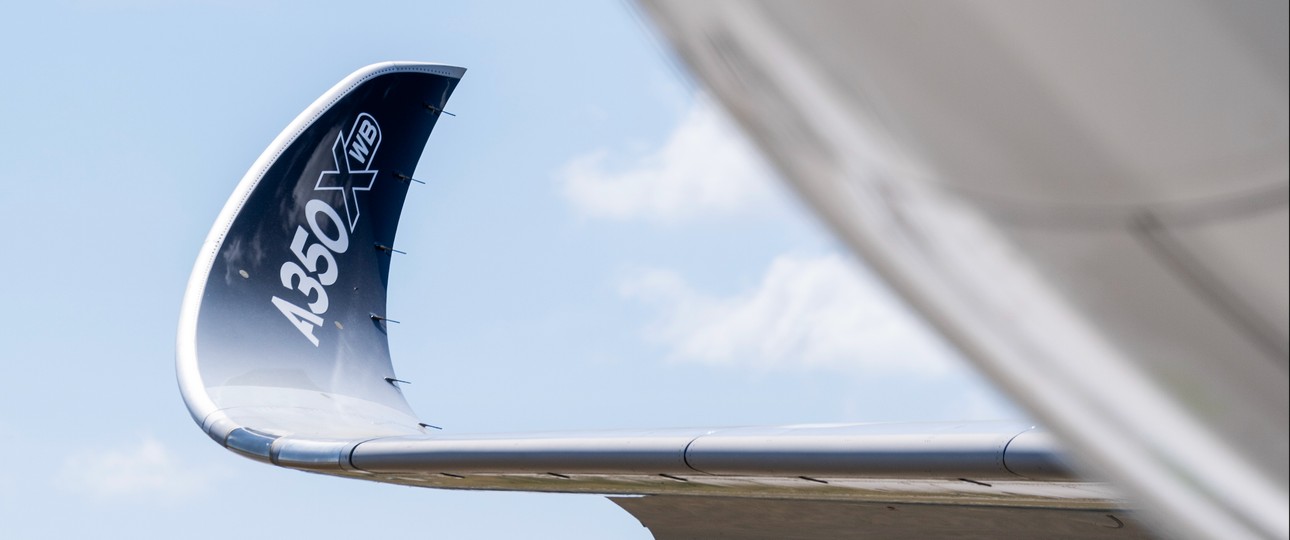 Winglet eines Airbus A350: Der Jet fliegt seit 10 Jahren Passagiere.