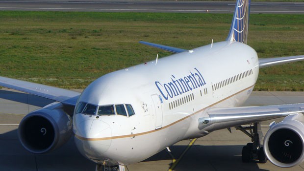 Continental Airlines: Eine B-767-200 auf dem Weg zum Start.