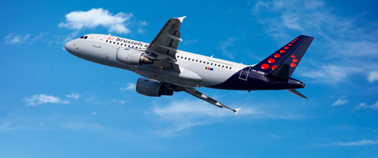 Startender Airbus A319 von Brussels Airlines: Die randalierende Gruppe erlebte den Take-Off nicht.